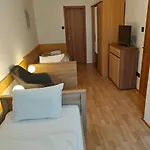 Homestay szállás Guszti *