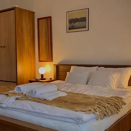 Guszti Quarto em Acomodações Particulares *